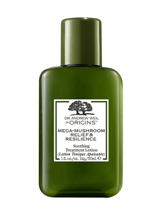 Origins Mega Mushroom Set Soothe & Strengthen (4Items) เซ็ทผลิตภัณฑ์เพื่อฟื้นบำรุงผิวให้แข็งแรงแลดูสุขภาพดีจากกลุ่ม Mega-Mushroom     ภายในเซ็ทประกอบด้วย    1. Mega-Mushroom Relief & Resilience Soothing Treatment Lotion 30ml   ทรีทเมนต์โลชั่นสูตรน้ำเนื้อบางเบาไม่มีส่วนผสมของแอลกอฮอล์ ช่วยฟื้นคืนความชุ่มชื้นและปลอบประโลมผิวรู้สึกสบาย ด้วยสูตรใหม่ที่มีคุณประโยชน์จากเห็ดหลินจือ (Reishi) เห็ดถั่งเฉ้า (Cordyceps) เห็ด Chaga ที่ผ่านกระบวนการหมักเพื่อให้ได้สูตรที่ดีที่สุดต่อผิว ผสานการทำงานร่วมกับพืชสรรพคุณสูงซีบัคธอร์น (Sea Buckthorn) พร้อมแลคโตบาซิลลัสที่ช่วยฟื้นคืนความชุ่มชื้นให้กับผิว ยิ่งไปกว่านั้นสูตรเอกสิทธิ์ใหม่นี้ยังมีส่วนผสมของเห็ด Coprinus ที่อุดมด้วยคุณประโยชน์      2. Mega-Mushroom Skin Relief Advanced Face Serum 15ml  เซรั่มสูตรใหม่ปลอบประโลมผิวให้รู้สึกสบายผิว และเสริมให้ผิวดูสุขภาพดี ด้วยสูตรใหม่ที่มีคุณประโยชน์จากเห็ดหลินจือ (Reishi) เห็ดถั่งเฉ้า (Cordyceps) เห็ด Chaga ที่ผ่านกระบวนการหมักเพื่อให้ได้สูตรที่ดีที่สุดต่อผิว ผสานการทำงานร่วมกับพืชสรรพคุณสูงซีบัคธอร์น (Sea Buckthorn) พร้อมแลคโตบาซิลลัสที่ช่วยฟื้นคืนความชุ่มชื้นให้กับผิว ยิ่งไปกว่านั้นสูตรเอกสิทธิ์ใหม่นี้ยังมีส่วนผสมของเห็ด Coprinus ที่อุดมด้วยคุณประโยชน์  3. Mega-Mushroom Soothing Face Mask 15ml มาส์กเนื้อนุ่มเนียนที่ช่วยทำความสะอาดผิวอย่างอ่อนโยน ปลอบประโลมและช่วยให้รู้สึกสบายผิว ด้วยสูตรใหม่ที่มีคุณประโยชน์จากเห็ดหลินจือ (Reishi) เห็ดถั่งเฉ้า (Cordyceps) เห็ด Chaga ที่ผ่านกระบวนการหมักเพื่อให้ได้สูตรที่ดีที่สุดต่อผิว ผสานการทำงานร่วมกับพืชสรรพคุณสูงซีบัคธอร์น (Sea Buckthorn) พร้อมแลคโตบาซิลลัสที่ช่วยฟื้นคืนความชุ่มชื้นให้กับผิว ยิ่งไปกว่านั้นสูตรเอกสิทธิ์ใหม่นี้ยังมีส่วนผสมของเห็ด Coprinus ที่อุดมด้วยคุณประโยชน์ในการปกป้องผิวและมีคุณสมบัติในการปลอบประโลมผิว  4. Mega-Mushroom Drink Up Intensive 30ml มาส์กสำหรับกลางคืนสูตรมาส์กเข้มข้นที่จะช่วยโอบอุ้มผิวไว้ด้วยความชุ่มชื้นอย่างล้ำลึก ทรงพลังยิ่งขึ้นด้วย Advanced Hydration Technology เทคโนโลยีก้าวล้ำที่ผสานด้วยคุณค่าจากธารน้ำแข็งจากสวิสเซอร์แลนด์และกรดไฮยาลูรอนิค ให้ผิวอิ่มน้ำและช่วยเก็บกักความชุ่มชื้นให้คงอยู่ในผิวยาวนานตลอดทั้งคืน อุดมด้วยส่วนผสมที่ช่วยให้ผิวชุ่มชื้น อันได้แก่ กรดไขมันโอเมก้า-3 และวิตามินเอ ดี และอี ที่มอบคุณประโยชน์ของการบำรุงและเติมเต็มความชุ่มชื้นให้แก่ผิว อีกทั้งยังช่วยรักษาระดับความชุ่มชื้นและสมดุลของผิวสุขภาพดีได้อีกด้วย      พร้อมกระเป๋าเครื่องสำอางแบบใสของ ORIGINS